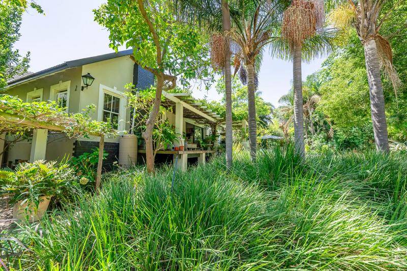 7 Bedroom Property for Sale in Somerset West Western Cape